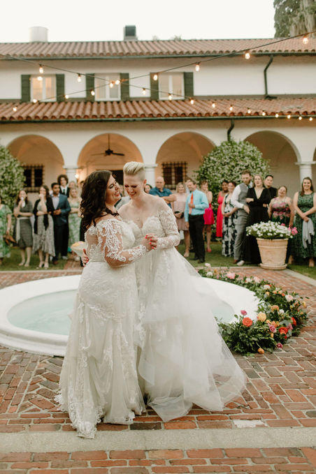 Discover unique, vibrant wedding florals with J.Lea Florals, serving Northeast Florida and Southeast Georgia. Tailored to every unique couple's dream
