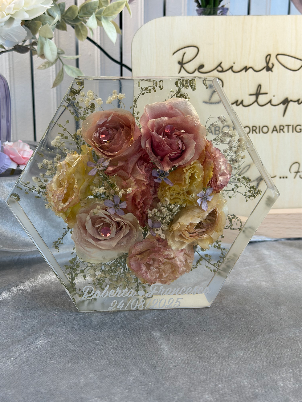 Thumbnail: Bouquet nella resina | Esagono M