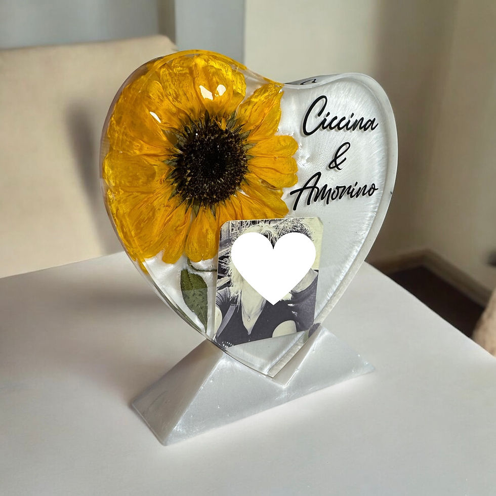 Thumbnail: Portafoto cuore con fiore vero 