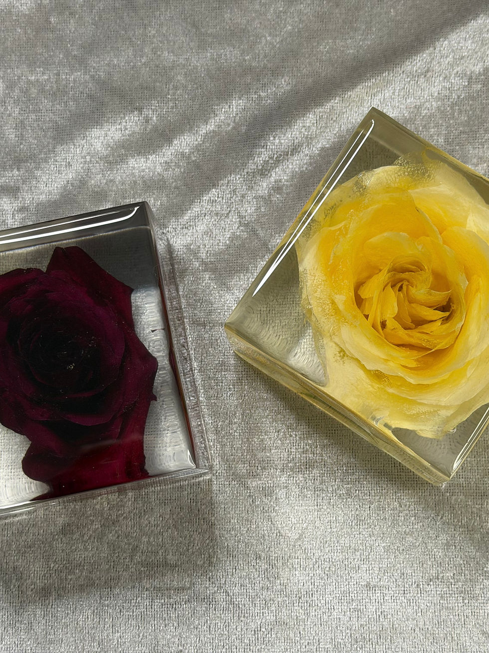 Thumbnail: Bouquet nella resina | Fiore unico,  Cubo 8CM