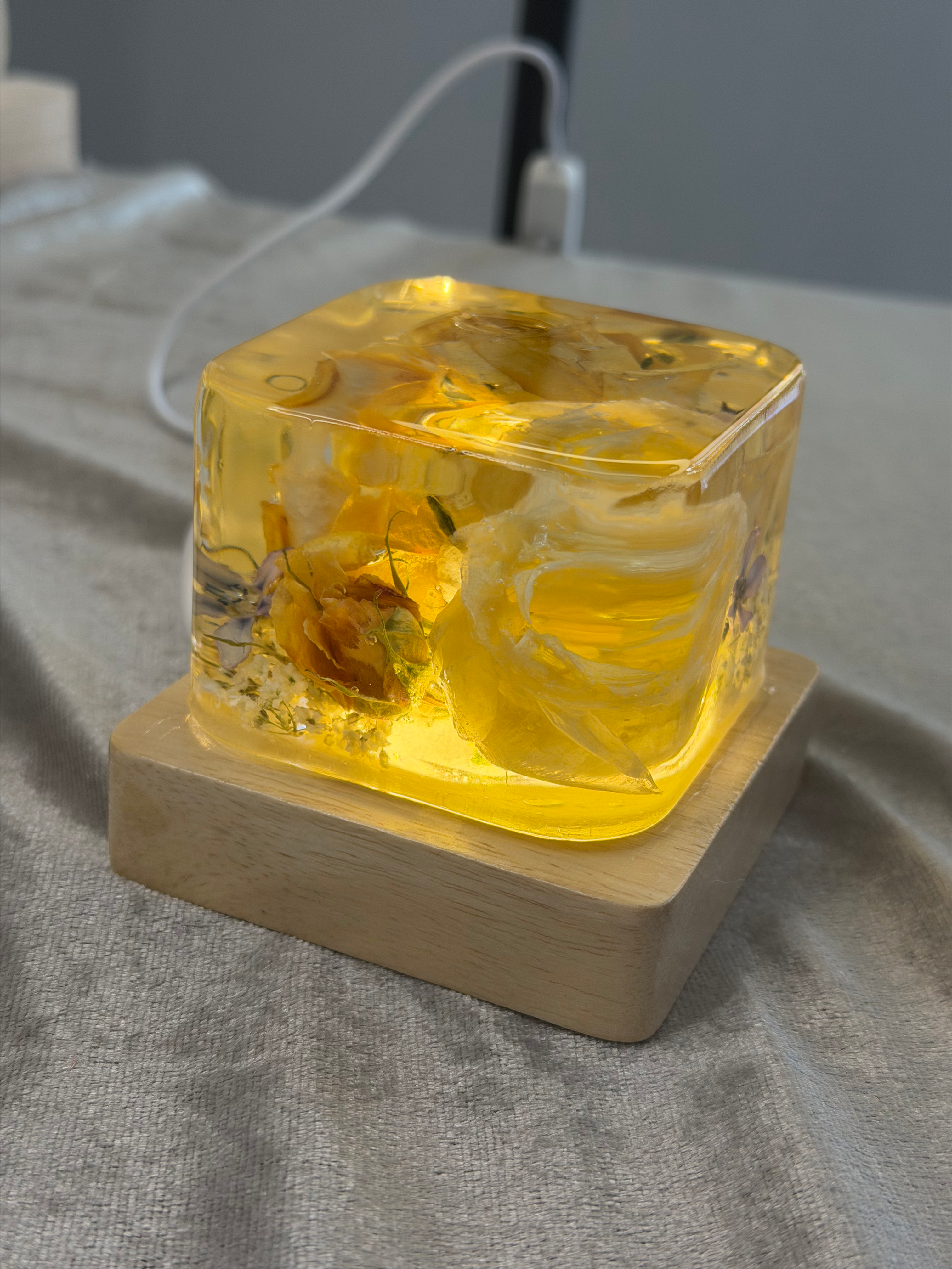 Lampada “Fior di Luce” | cubo Rose Gialle