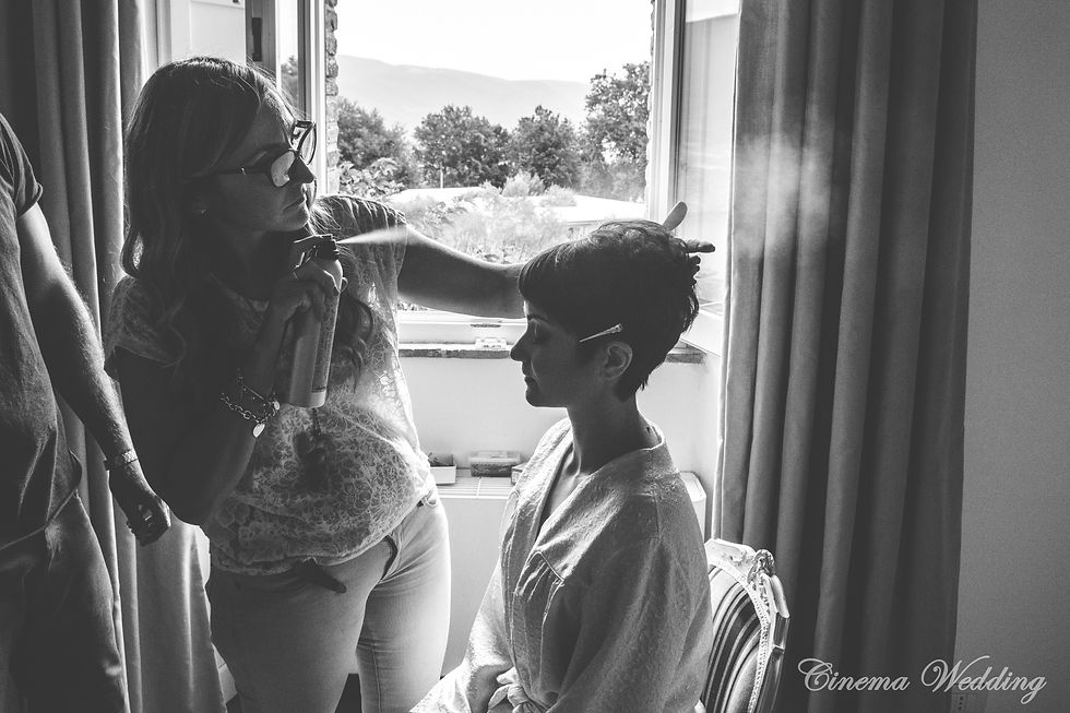 l'acconciatura è quasi ultimata