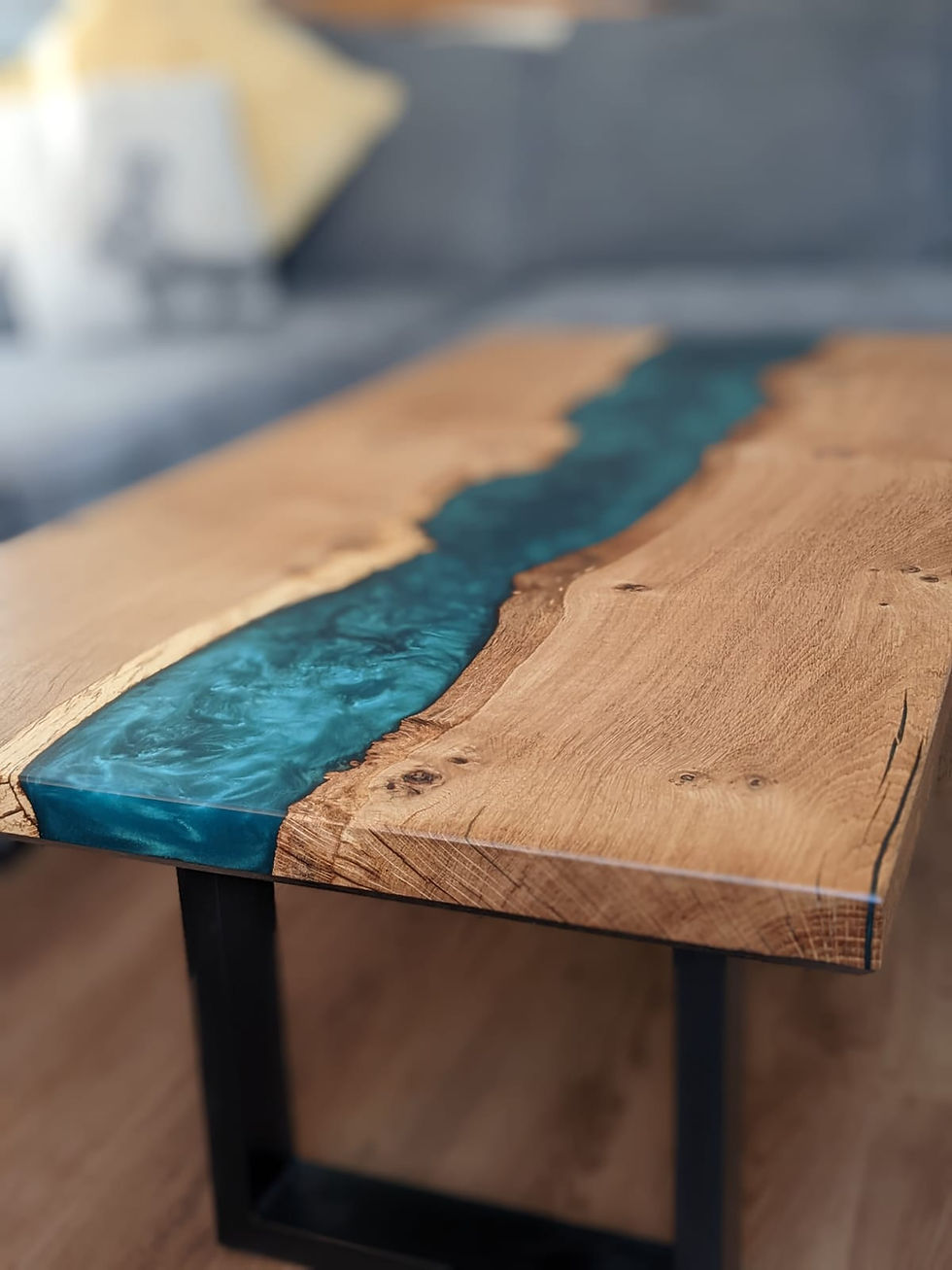 Thumbnail: Pippy oak river table 