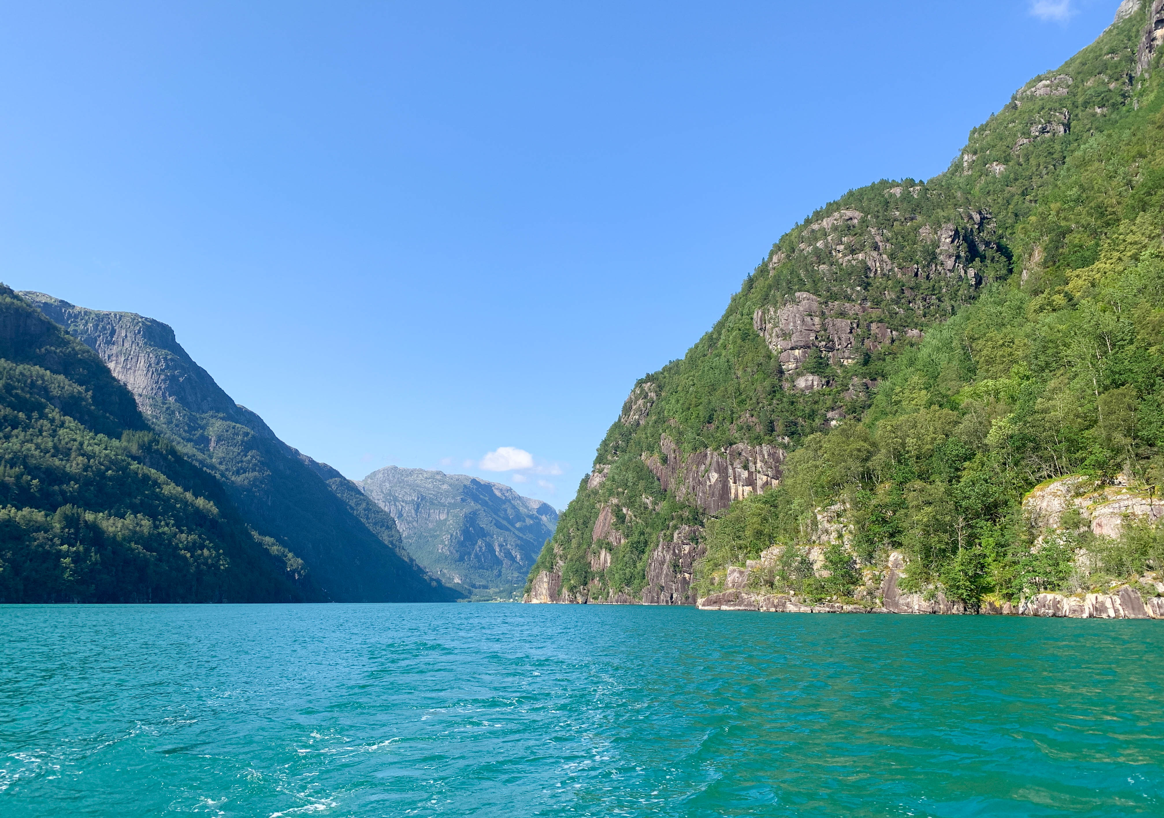 Fyksesund fjord in hardanger