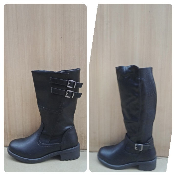 Black boots with buckles