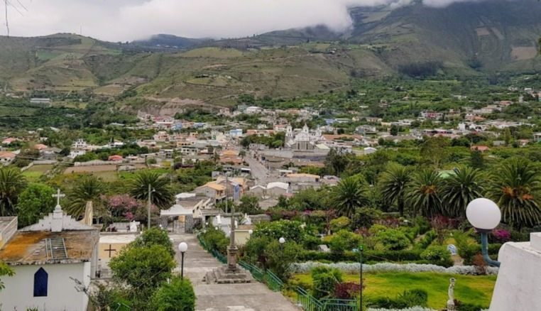 Puéllaro desde el Cementerio San Vicente Ferrer