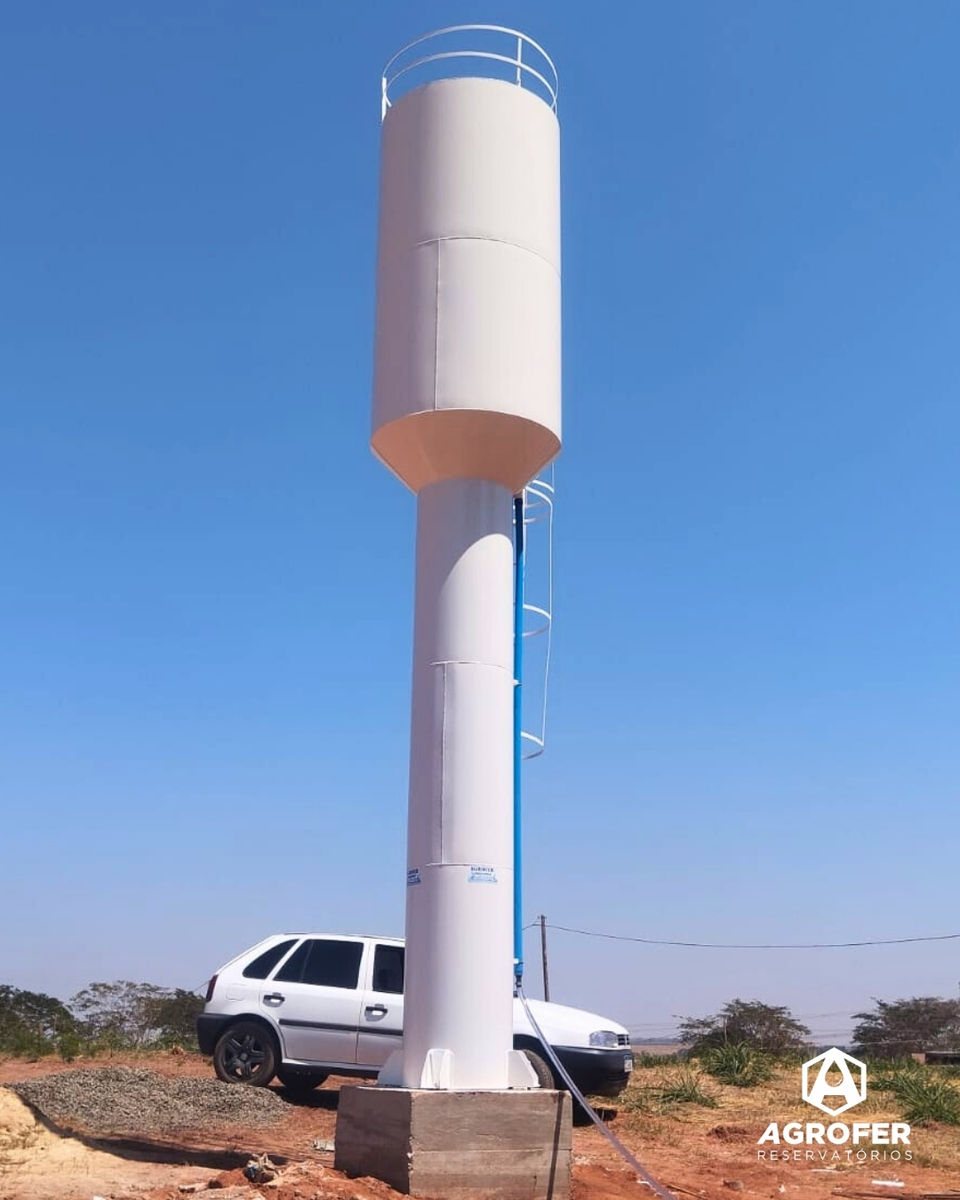 Taça metálica coluna seca instalada em sítio para armazenamento de água, fabricada por Agrofer Reservatórios