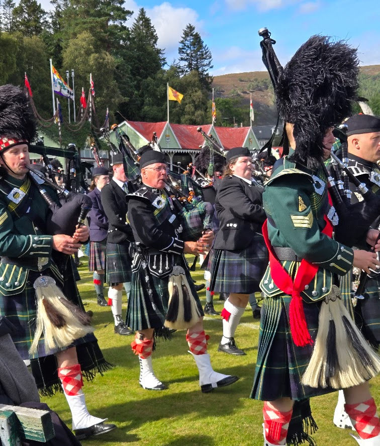 Bagpipers: note ages and sexes