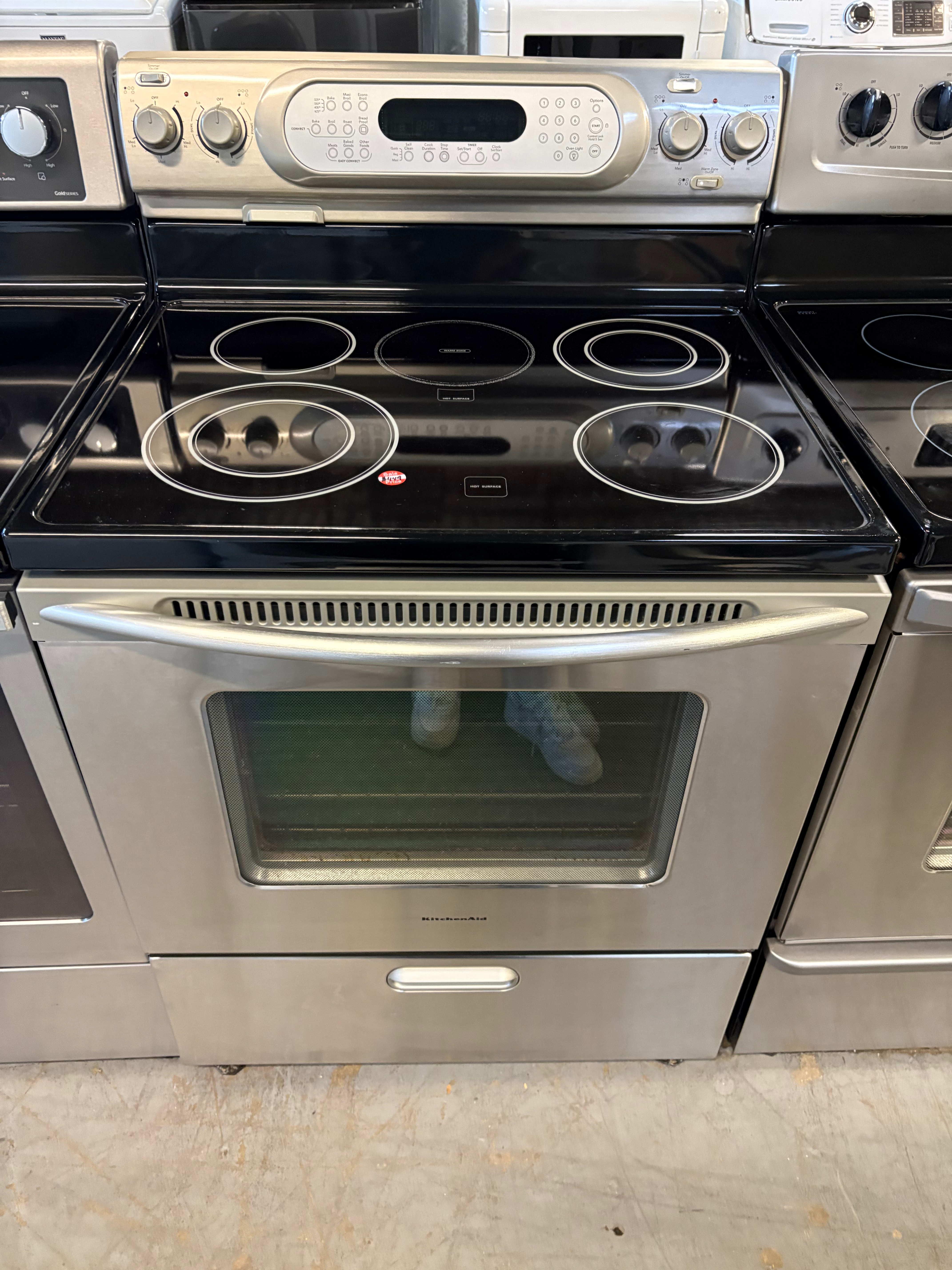 Kitchen aid-30” GlassTop Electric Stove in 4 Burners & Built in Oven.