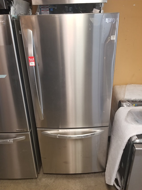 Brand new scratch and dent model LG stainless steel bottom