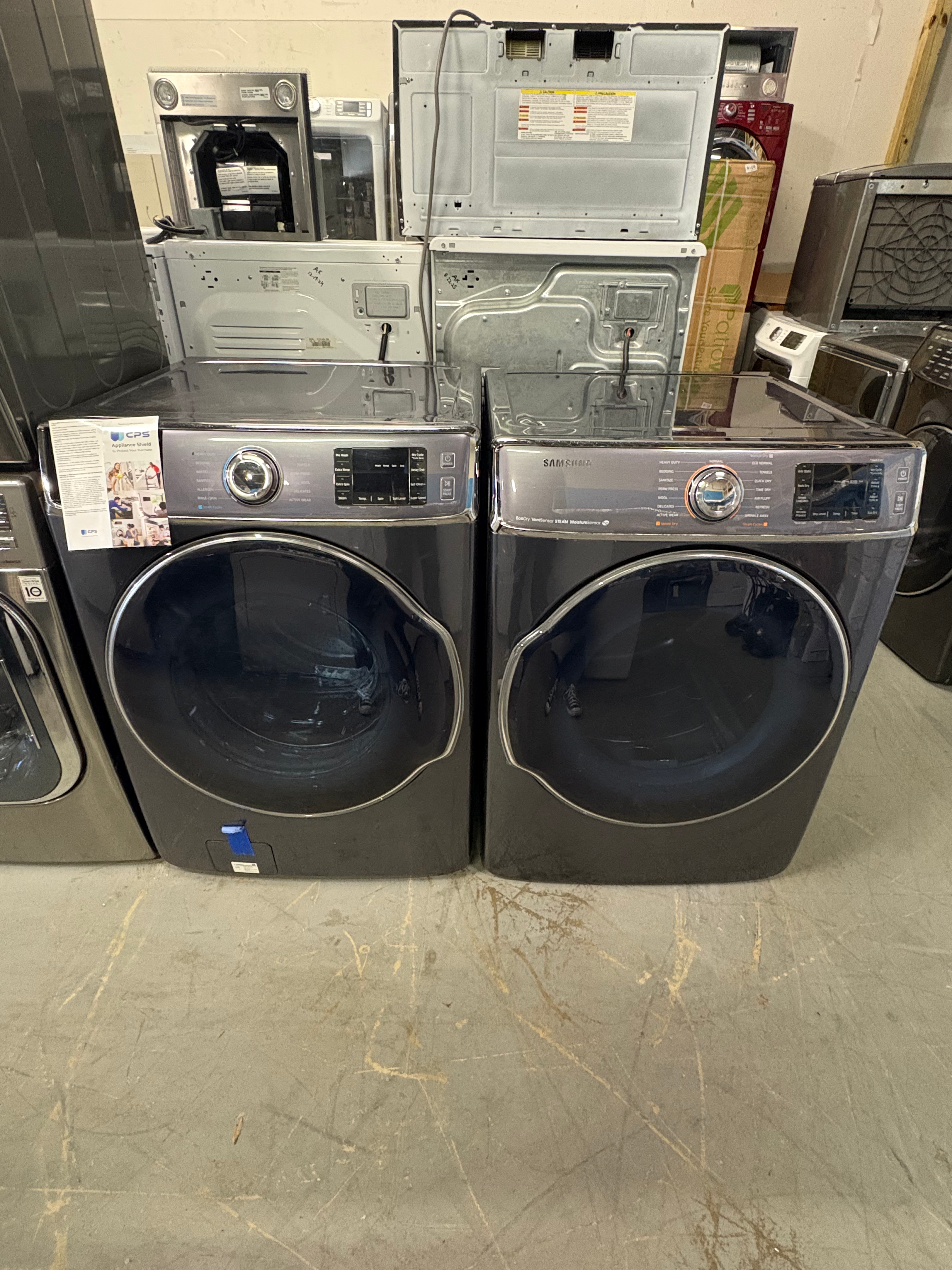 SAMSUNG-30” Used Excellent Front load Smart electric washer and dryer set.