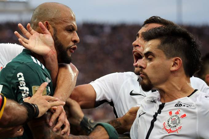 Clássico entre Palmeiras e Corinthians é sempre um jogo bem disputado Foto: Paulo Whitaker