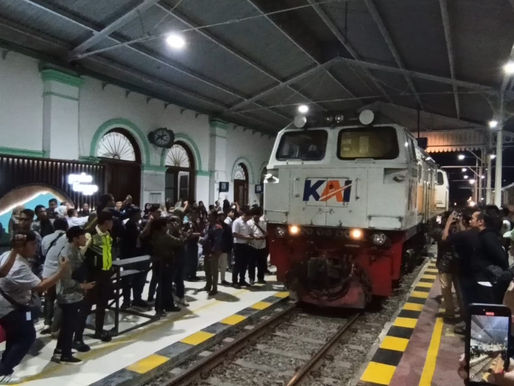 Commuter Line Supaspro Diserbu ! Tiket Rp 8 Ribu Bikin Warga Probolinggo Auto Ngantri