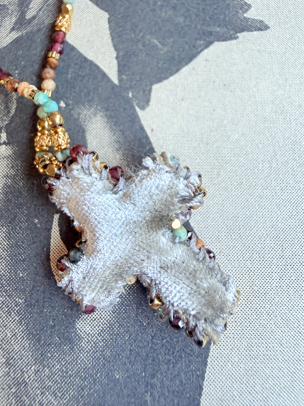 Miniature : Collier velours CROIX