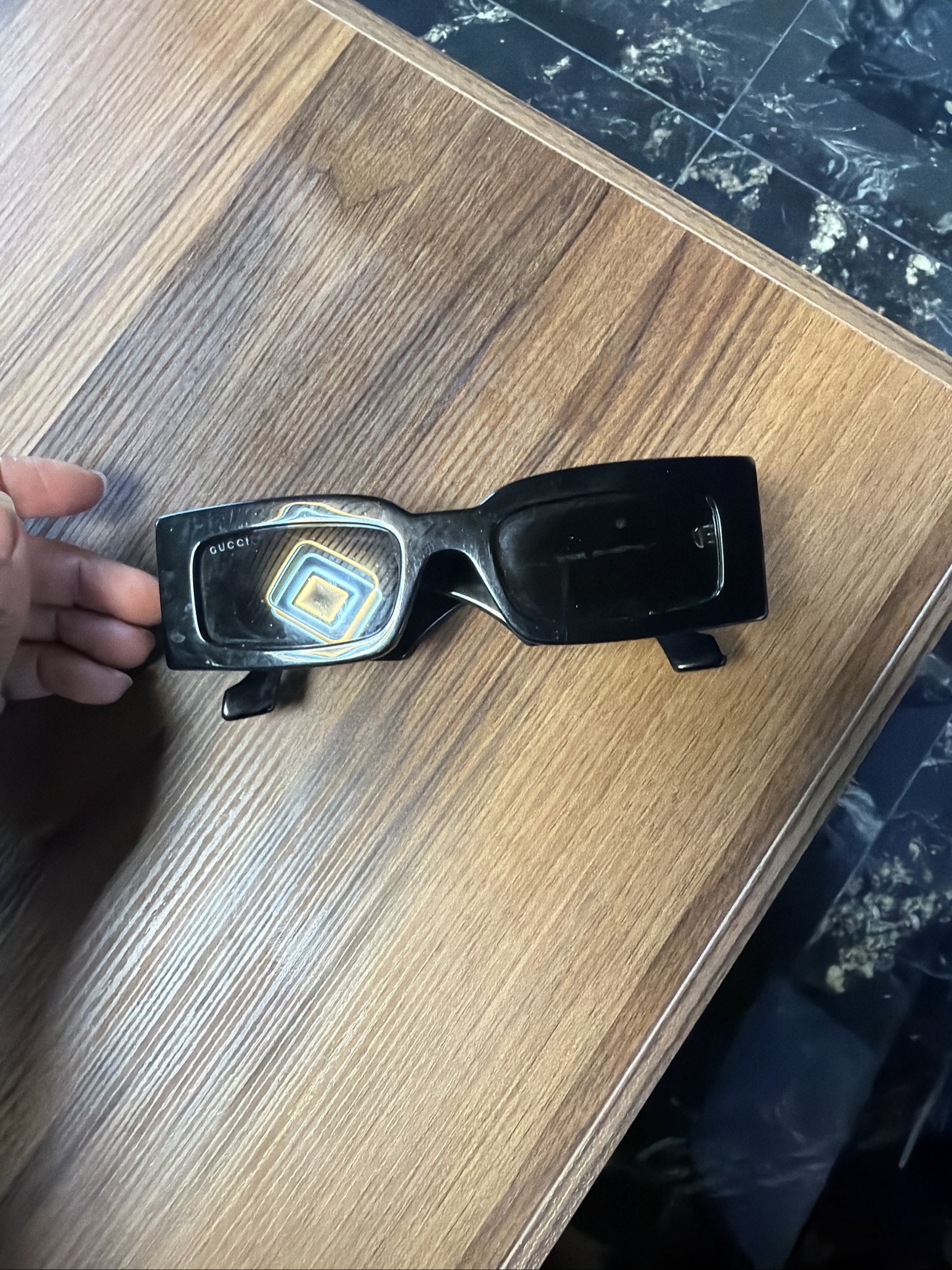 Lunettes de soleil Gucci noires