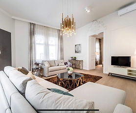 175 square meter tastefully renovated 3-room apartment near the New York Palace, VII. district
