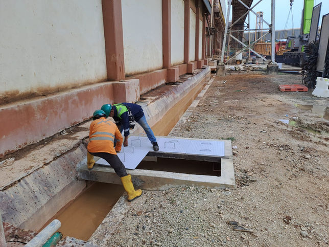 PT. Borneo Mitra Sinergi workers performing segregation work