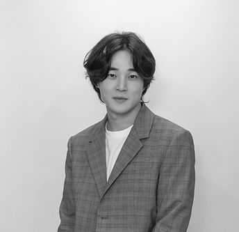 권성진 Black_edited.jpg