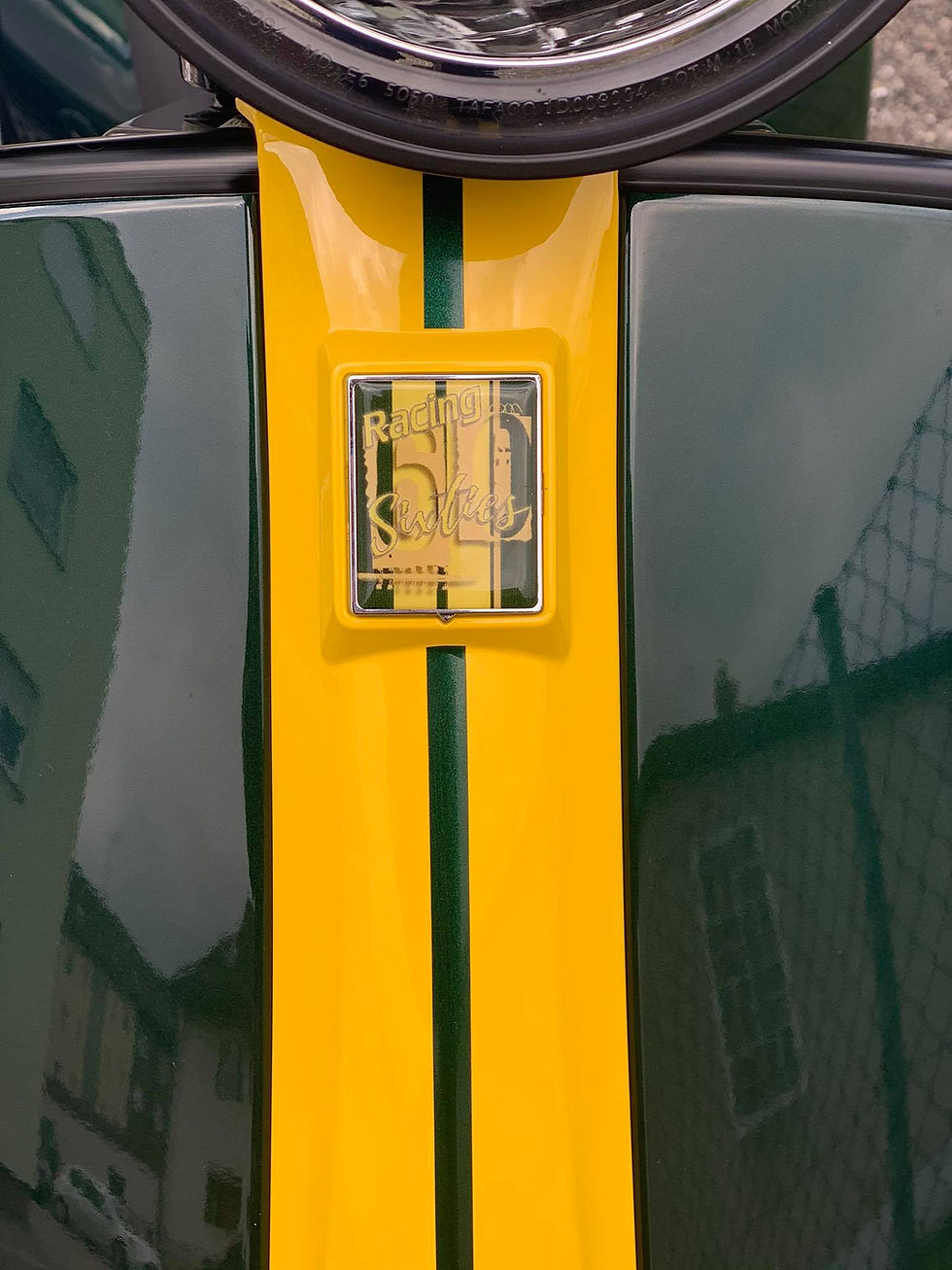 Miniaturbild: Plakette für die Kaskade "Racing Sixties green"