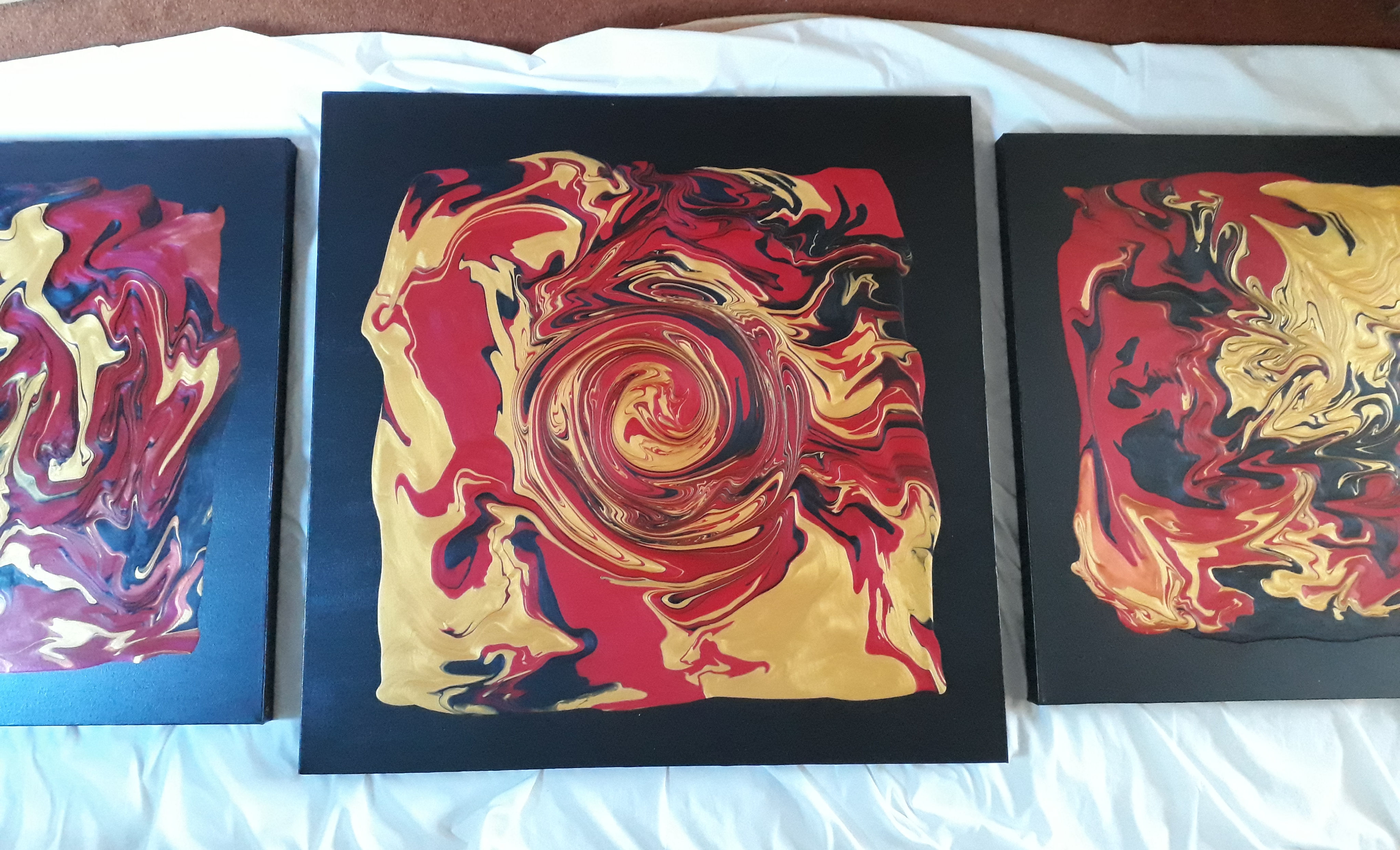 Vortex: metallic red and gold on grey pearl