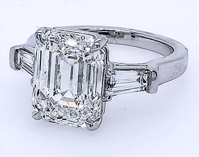 diamond engagement ring from River Jewelers at North Miami Beach