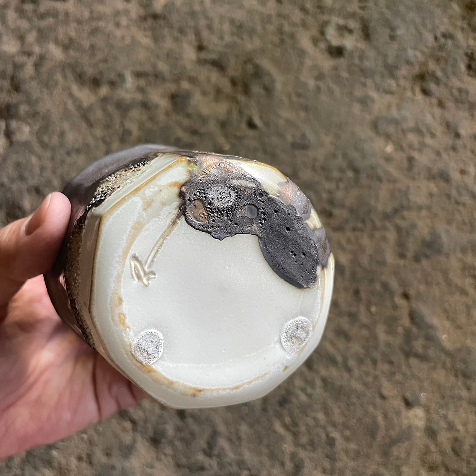 Thumbnail: 銀彩面取りカップ