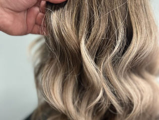 Why does my hair frizz out in humidity?