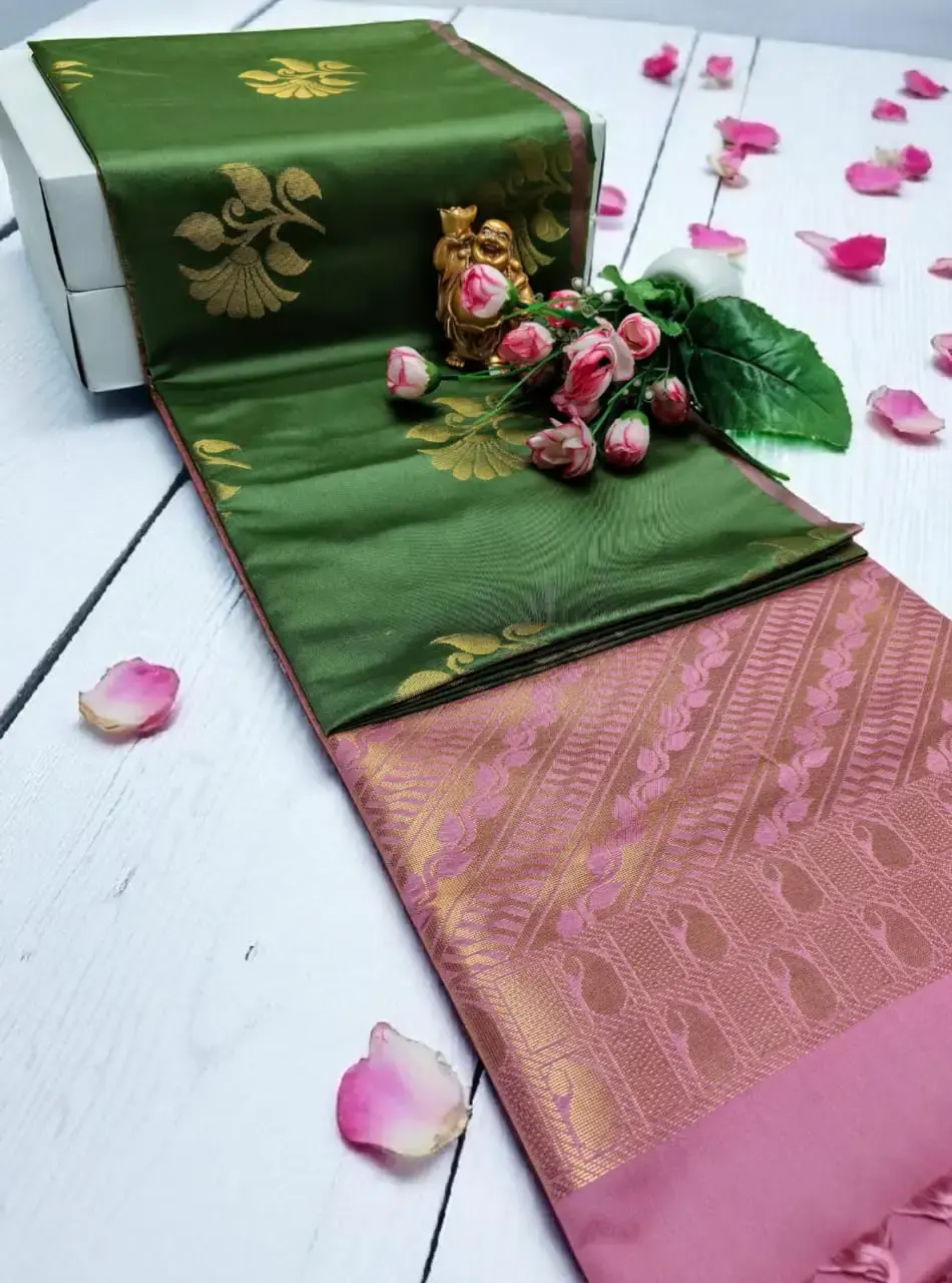 Stu nning Green & Pink Soft Silk Saree with Golden Zari Weaving Main View