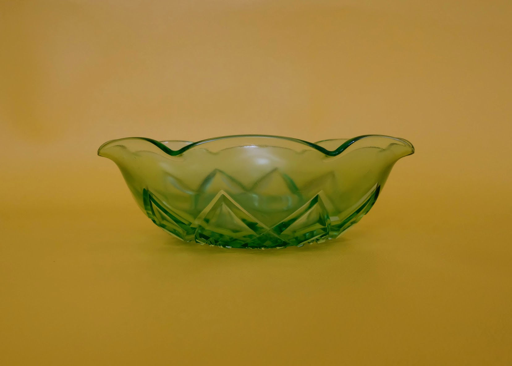 Green Hazel Atlas Diamond Arches Bowl (R220)