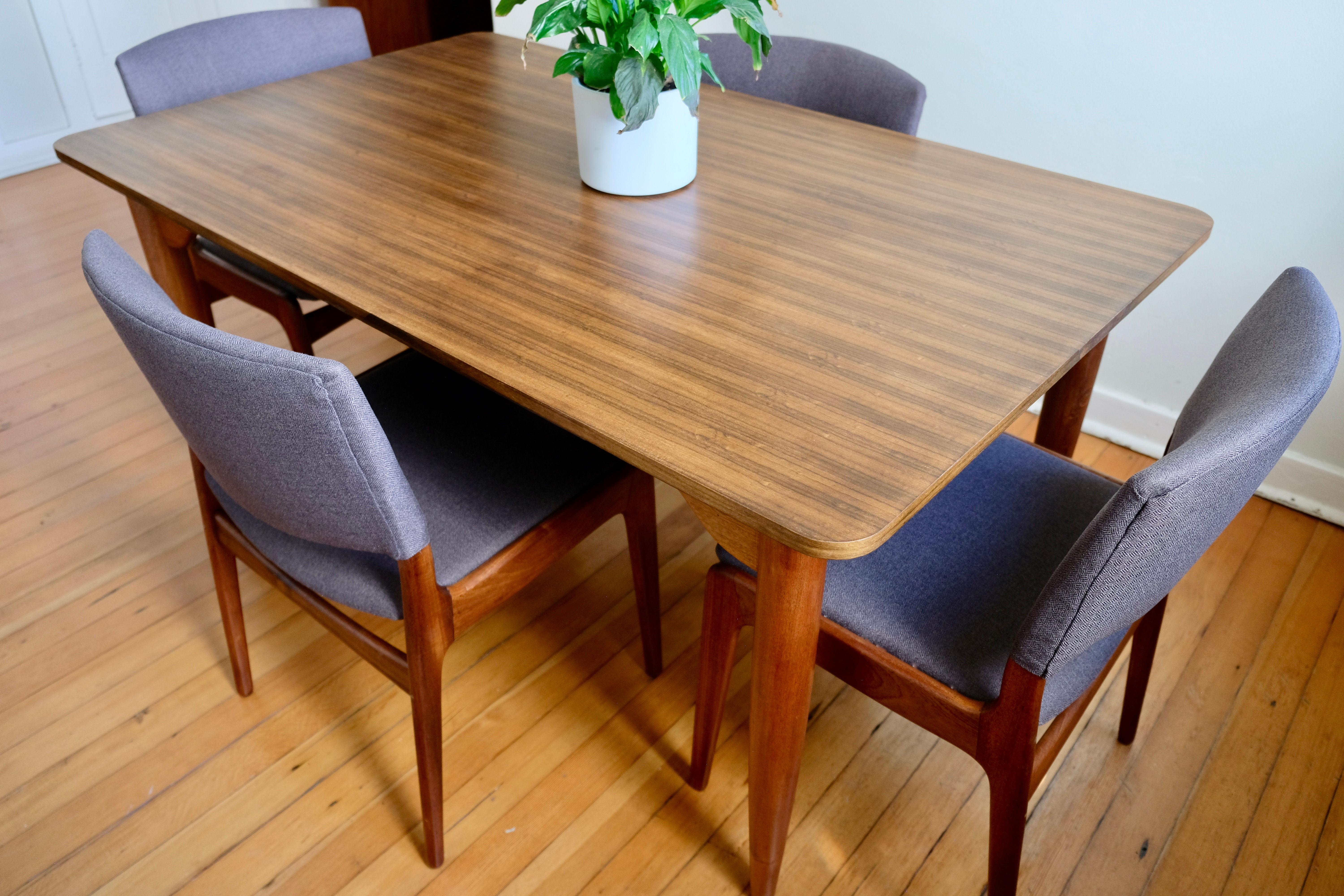 "Duros" Dining Table and Chairs (Set of 4)