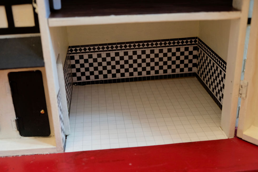 Thumbnail: Vintage Dolls House