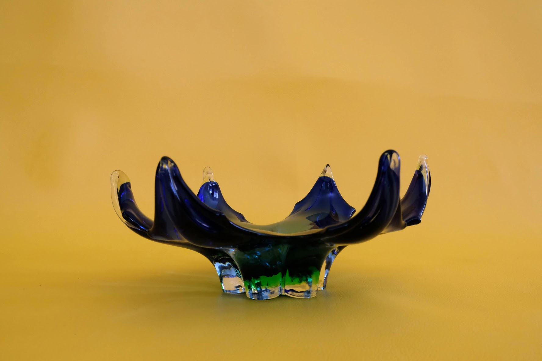 Small Murano Glass Bowl (R650)