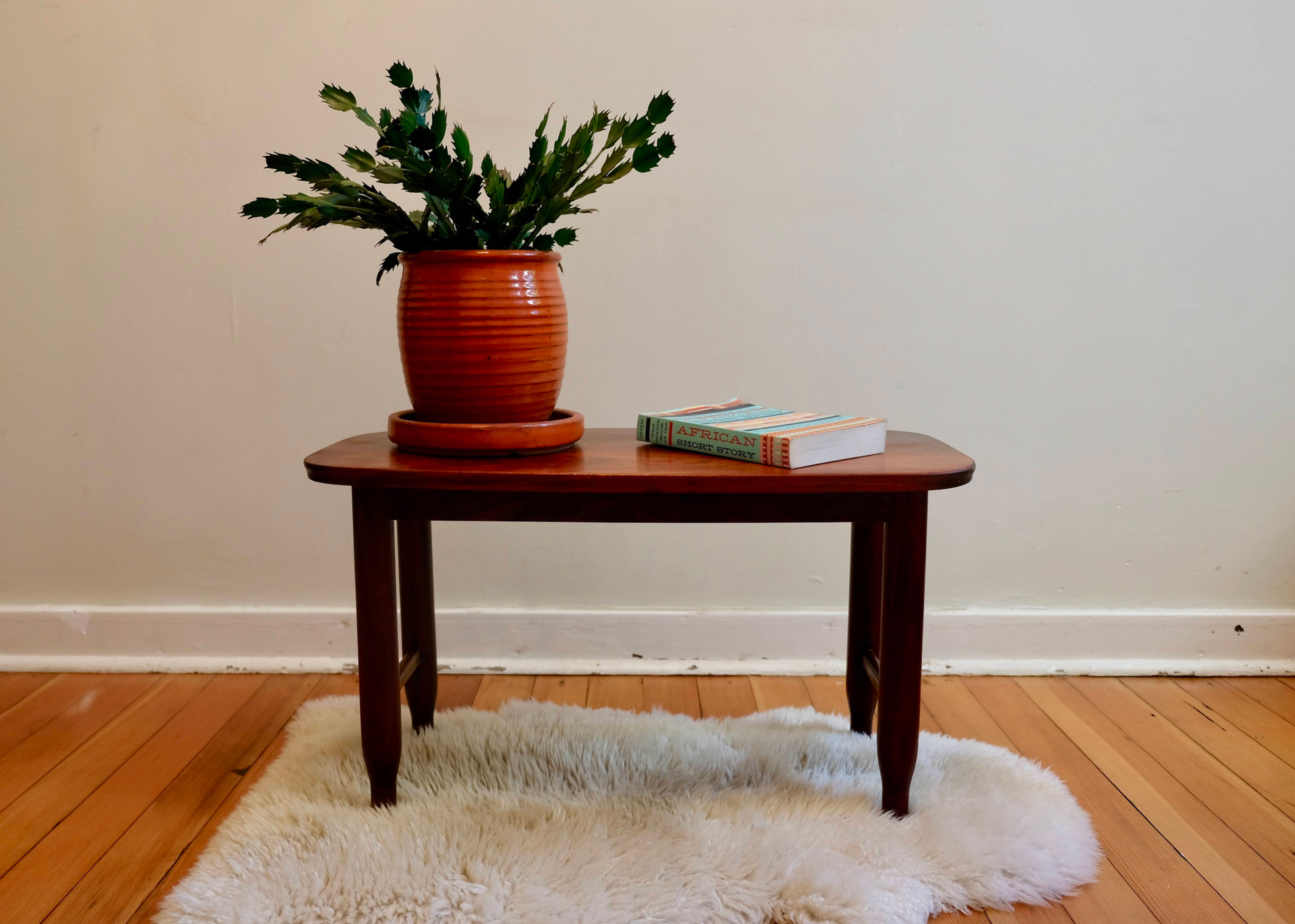 Retro Side Table (R370)