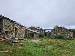 Anta de Mazes - A Aldeia Deserta
