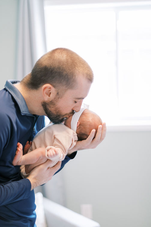 Toronto-YorkRegion-Newborn-Photography-fine-art-at-home-west-oak-studios-carly-Frohlich-2.