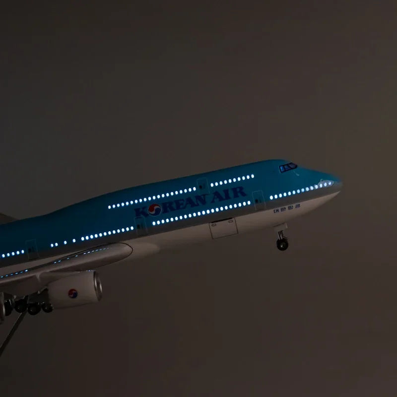 Thumbnail: New 1/160 Airplane Korean Air 747 B747-8 Airline Civil Airliner Model LED Light 