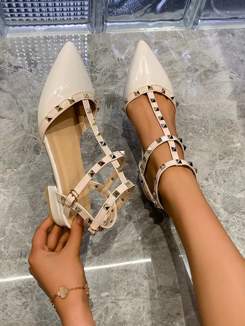 Thumbnail: 2025 New Rivet Head Sandals Women Summer Pointed Toe Thick Heel Fashionable Vers