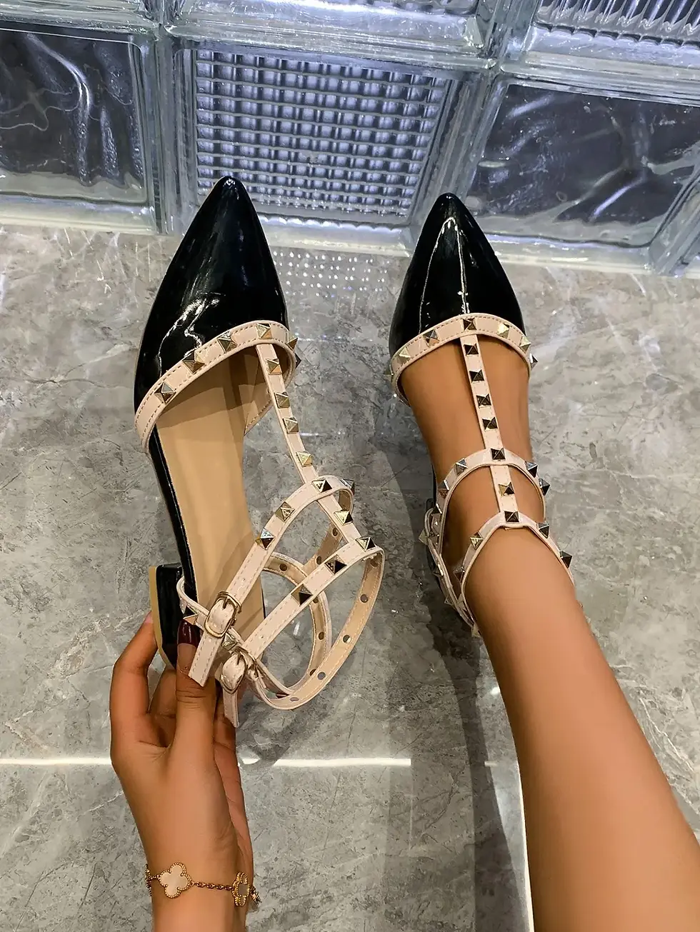 Thumbnail: 2025 New Rivet Head Sandals Women Summer Pointed Toe Thick Heel Fashionable Vers