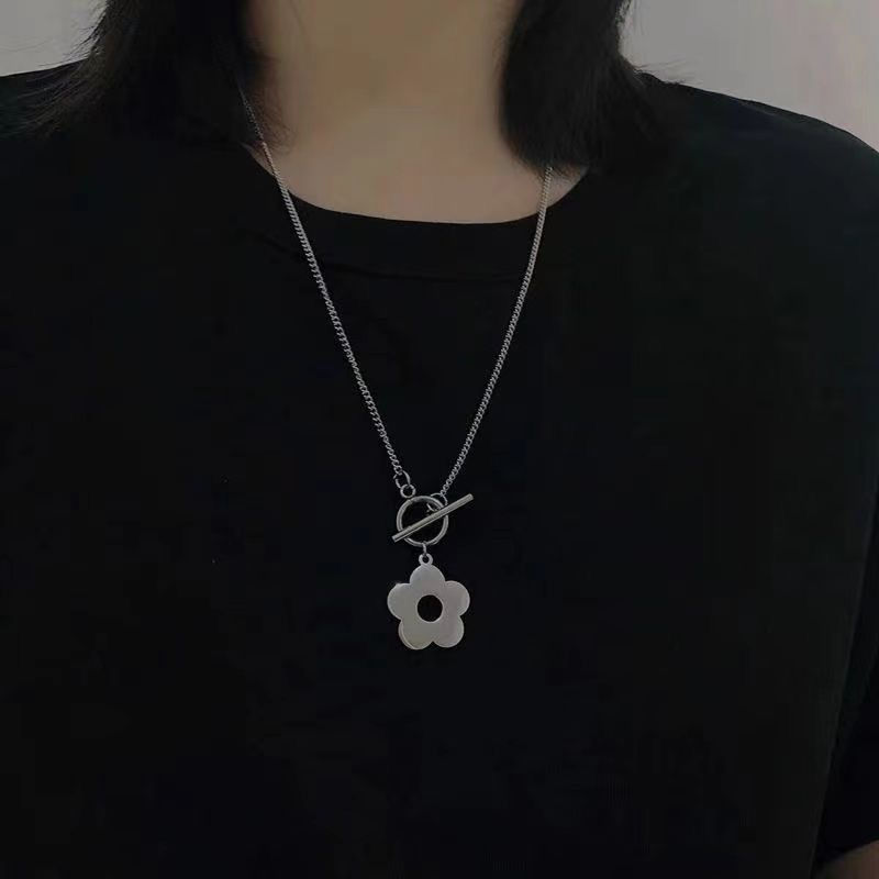 Thumbnail: New Shiny Butterfly Necklace Ladies Exquisite Double Layer Clavicle Chain Neckla