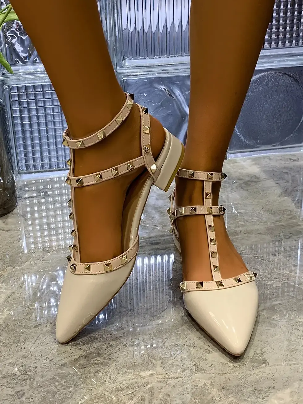 Thumbnail: 2025 New Rivet Head Sandals Women Summer Pointed Toe Thick Heel Fashionable Vers