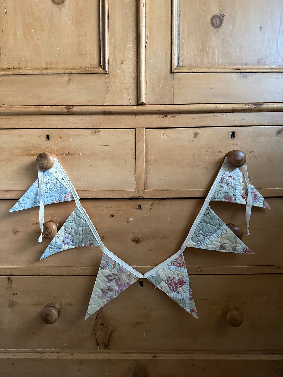 Thumbnail: Triangle quilt garland 
