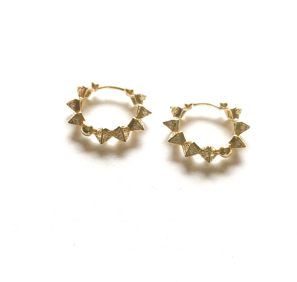 Miniatura: Pendientes con tachuelas y circonitas