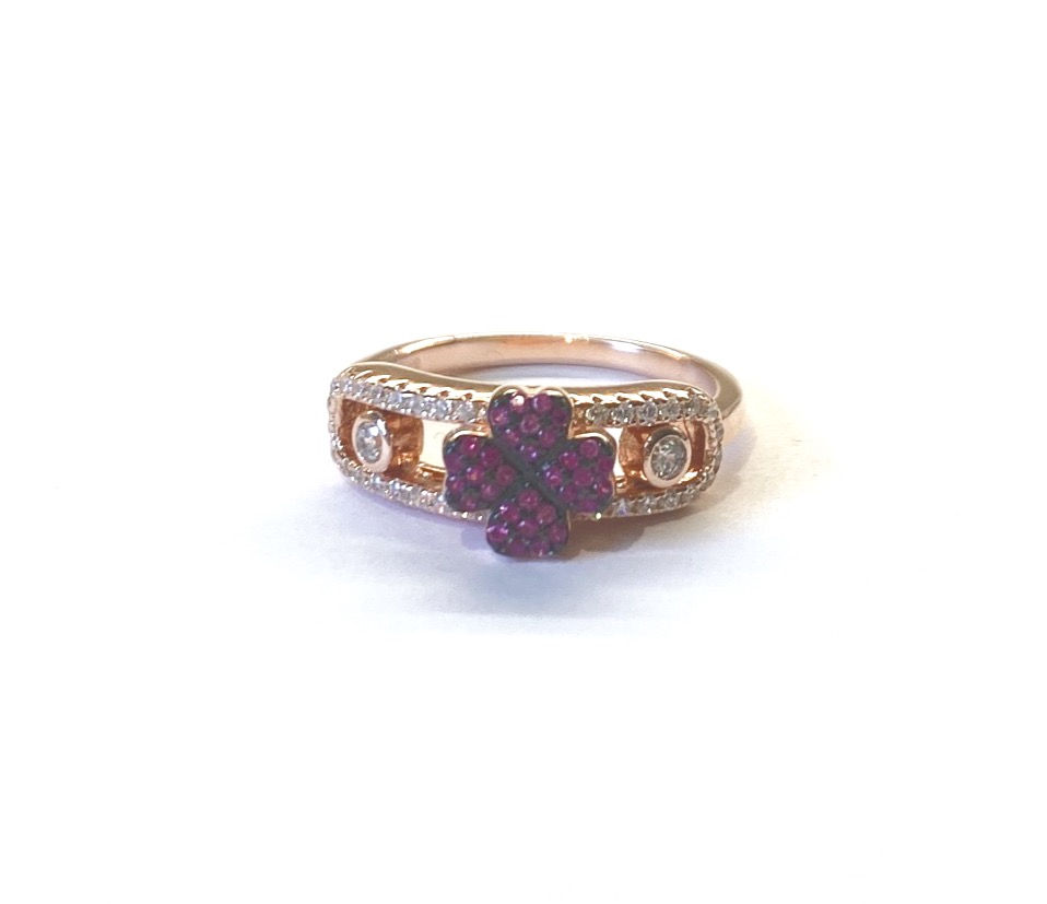 Thumbnail: Movable four-leaf clover with zircons