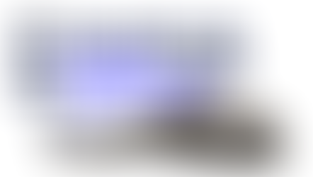 Portada de blog de All3nGPT que muestra un gato gris de ojos ámbar recostado boca arriba junto al título en negrita: “EL USUARIO NO ES FLOJO, SOLO NO ENTIENDE”. Debajo aparece el subtítulo “por eso creé un chatbot para atención al cliente (y lo llamé SAUL)”, destacando la promesa de un chatbot para atención al cliente intuitivo, empático y eficiente.