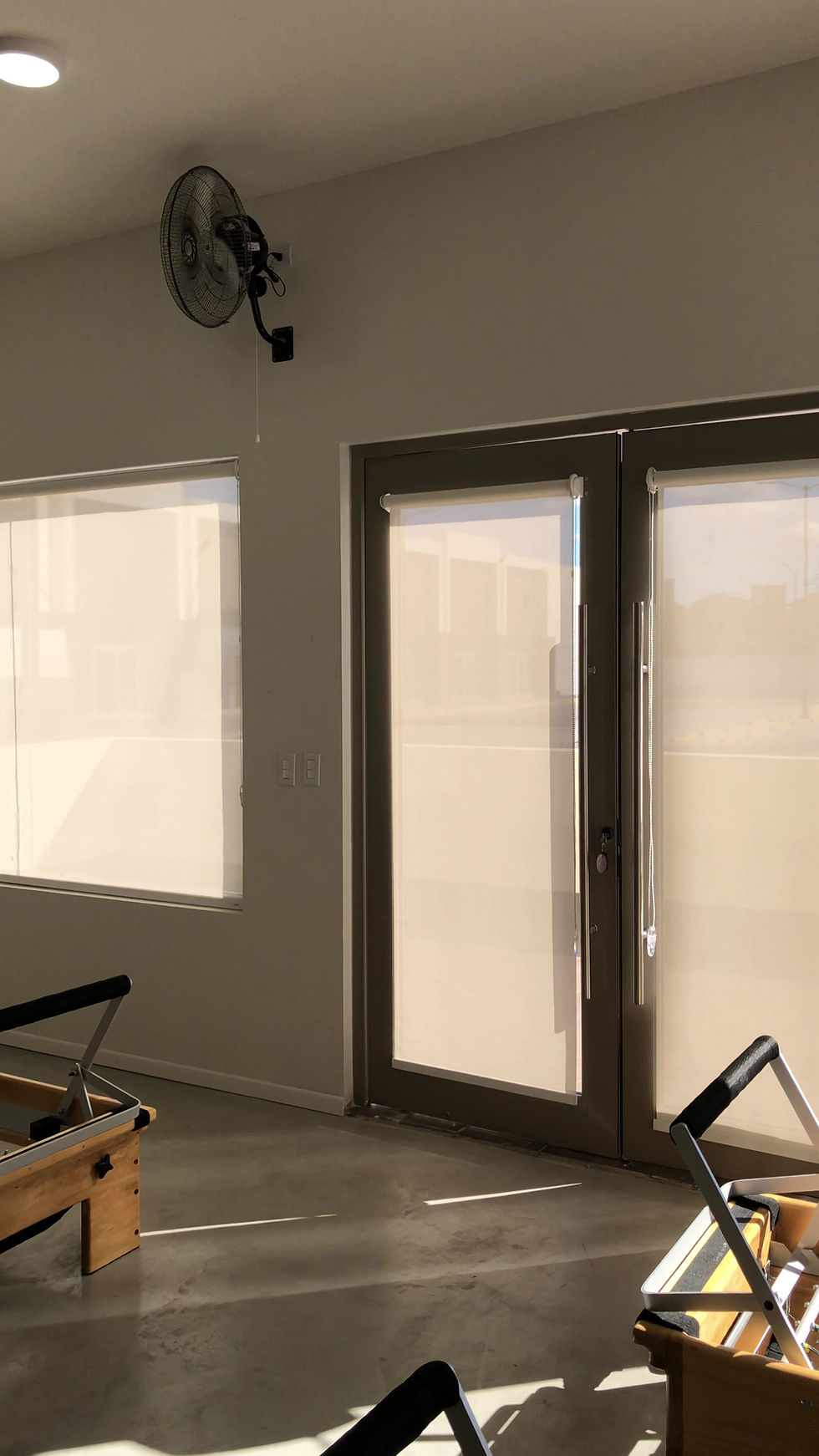 Miniatura: ENRROLLABLE SCREEN