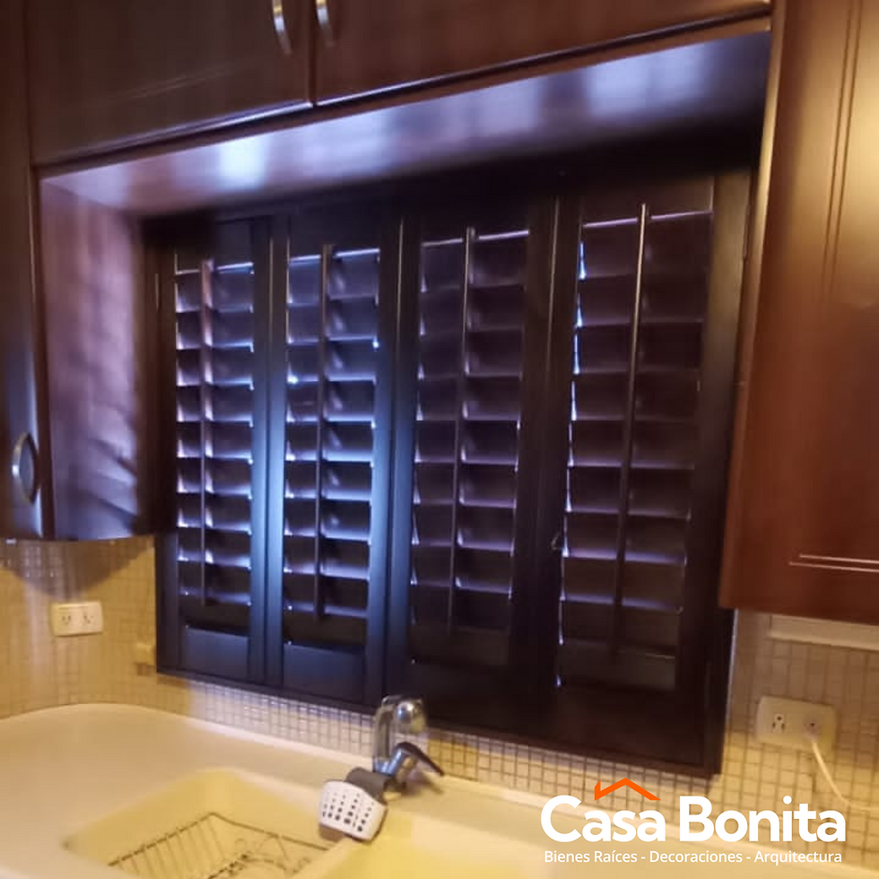 Miniatura: SHUTTER MADERA