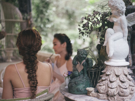 Old-School Elegance: Hosting a Garden Party with Antique Charm