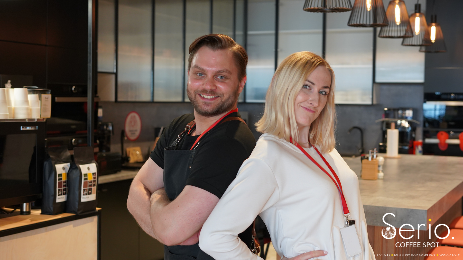 Mobilny bar kawowy. Barista na targi. Kawa na konferencję
