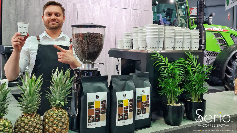 Mobilny bar kawowy. Barista na targi. Kawa na konferencję