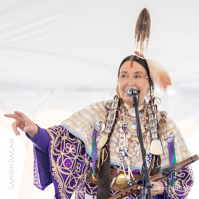 Shelley Morningsong performing